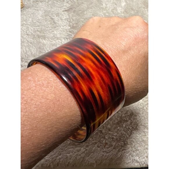 Vintage Cuff Bracelet Faux Tortoise Shell Translucent Style 1.5" Wide Cuff - Picture 7 of 7